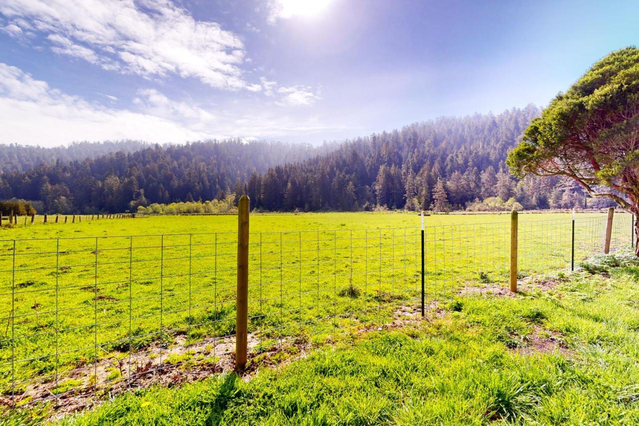 Redwood Farmhouse In The Orick Valley Esterno foto